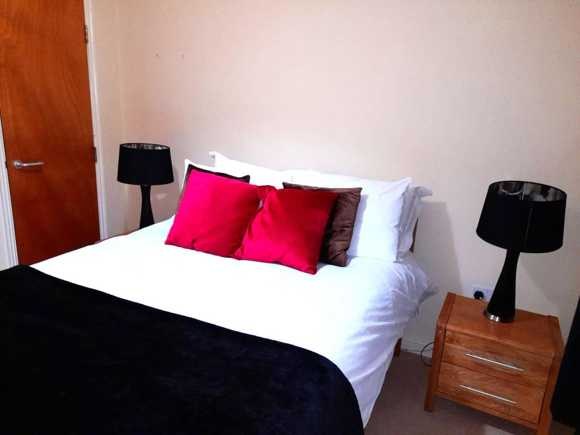 Oxford Apartment-- Free Parking 2 Bedrooms-2Bathrooms-Located In Jericho Oxford Close To Bus And Rail Station ภายนอก รูปภาพ