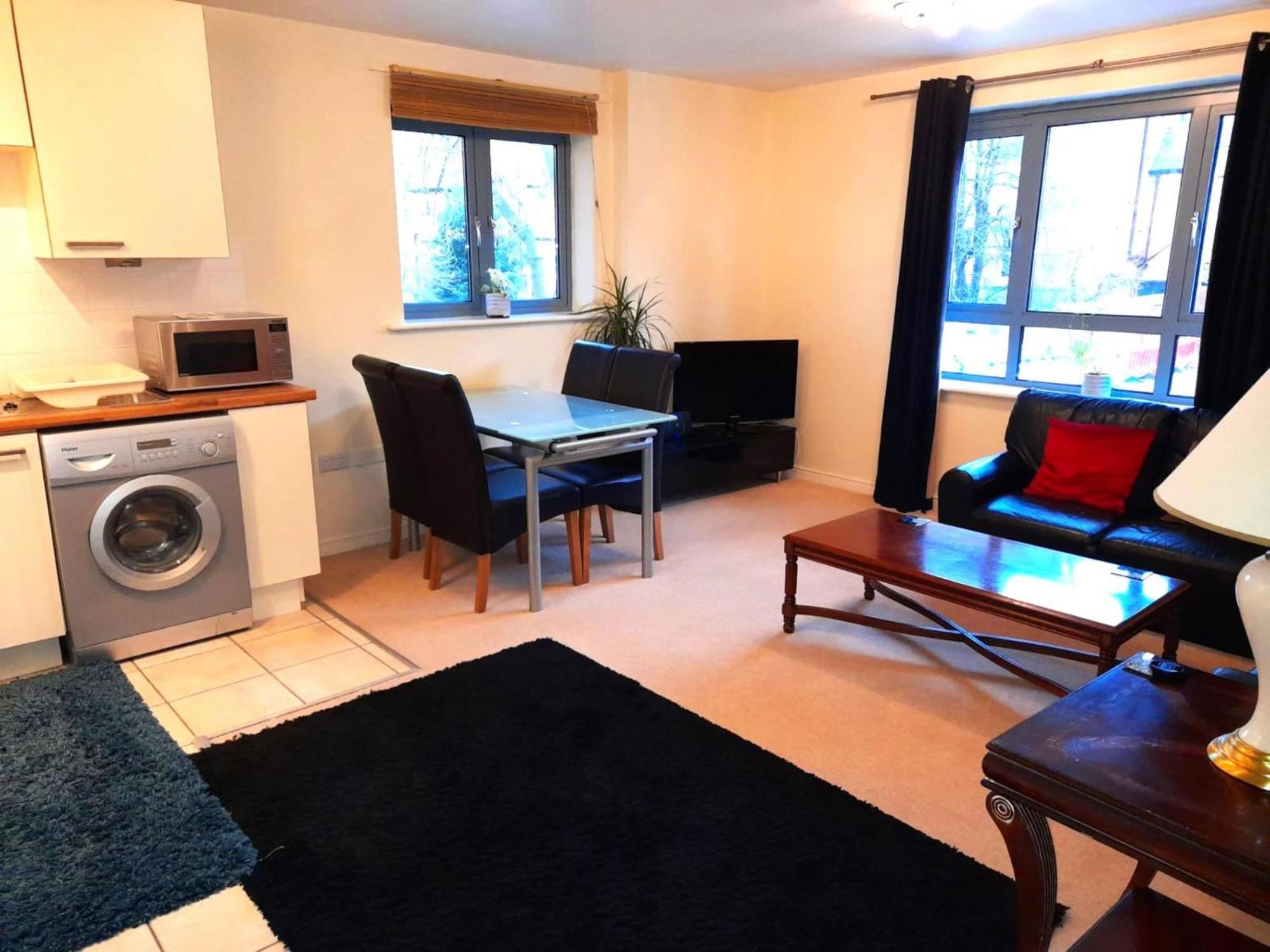 Oxford Apartment-- Free Parking 2 Bedrooms-2Bathrooms-Located In Jericho Oxford Close To Bus And Rail Station ภายนอก รูปภาพ