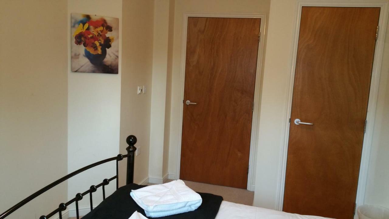 Oxford Apartment-- Free Parking 2 Bedrooms-2Bathrooms-Located In Jericho Oxford Close To Bus And Rail Station ภายนอก รูปภาพ